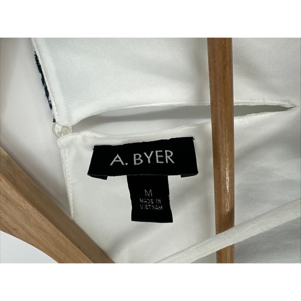 A. BYER Boho sleeveless embroidered crinkle sleeveless top WHITE SZ Med NEW - Picture 2 of 8